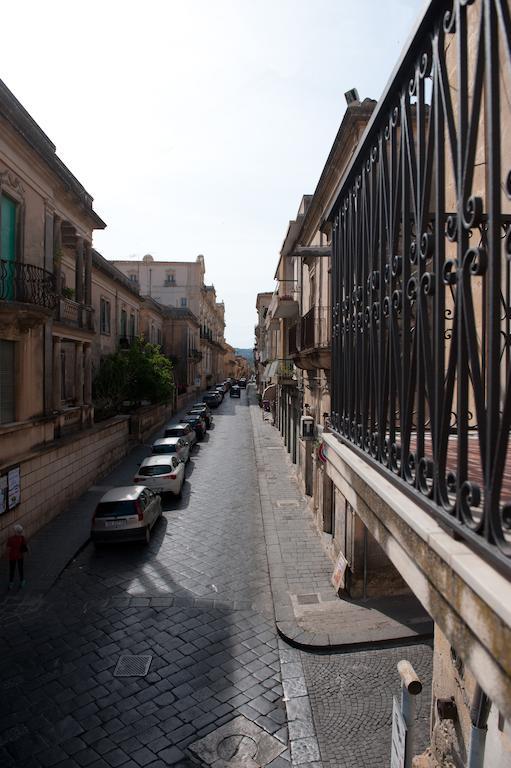 Suite Barocca Noto Ruang foto