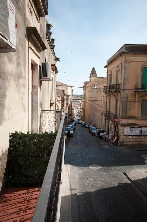 Suite Barocca Noto Ruang foto